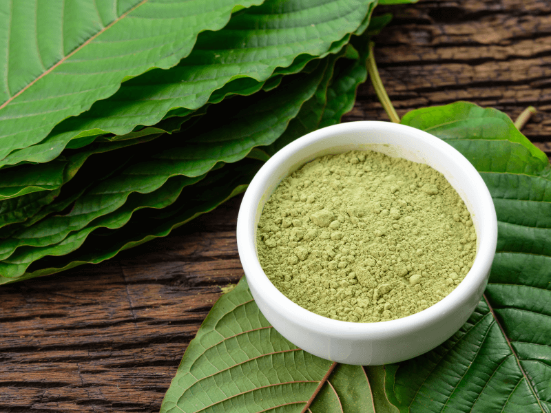 white Kratom powder